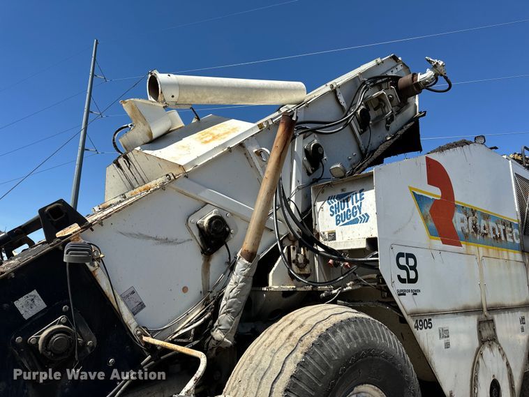 image for item DL4435 2001 Roadtec Shuttle Buggy 2500B material transfer vehicle