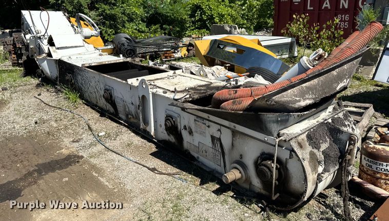 image for item DL4435 2001 Roadtec Shuttle Buggy 2500B material transfer vehicle