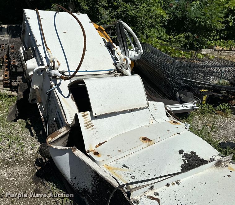 image for item DL4435 2001 Roadtec Shuttle Buggy 2500B material transfer vehicle