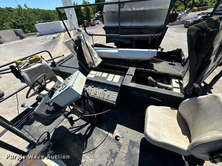 image for item DL4435 2001 Roadtec Shuttle Buggy 2500B material transfer vehicle