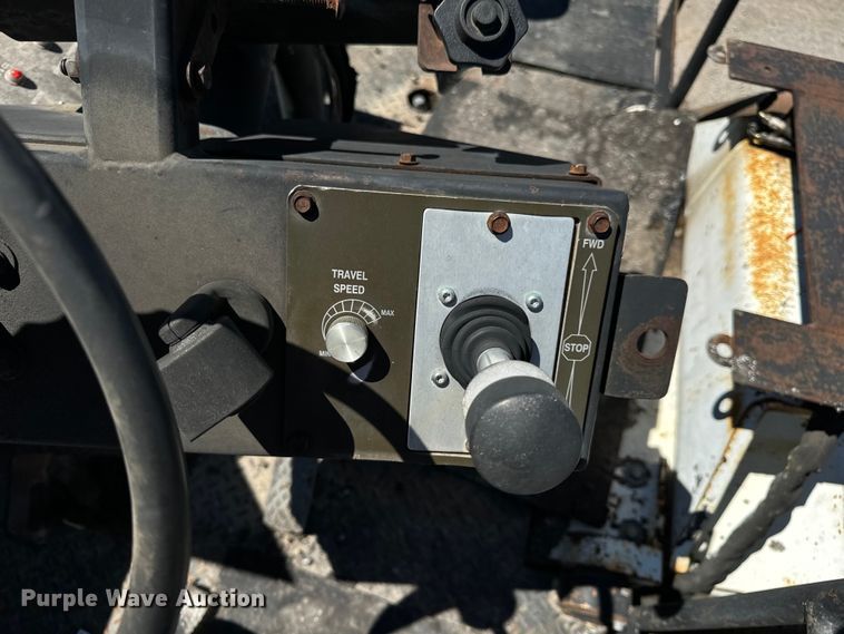 image for item DL4435 2001 Roadtec Shuttle Buggy 2500B material transfer vehicle