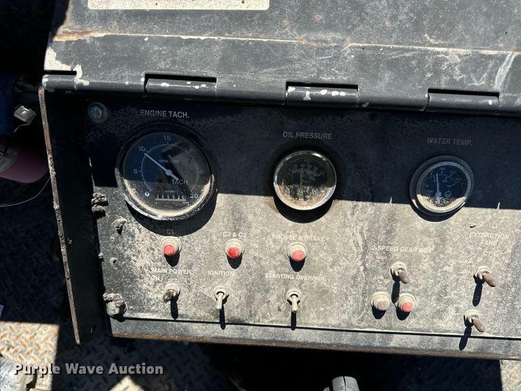 image for item DL4435 2001 Roadtec Shuttle Buggy 2500B material transfer vehicle