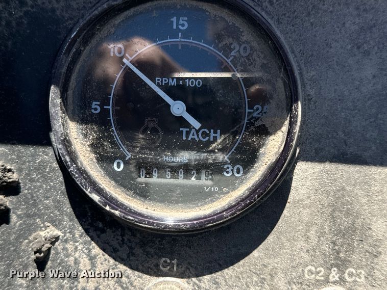 image for item DL4435 2001 Roadtec Shuttle Buggy 2500B material transfer vehicle