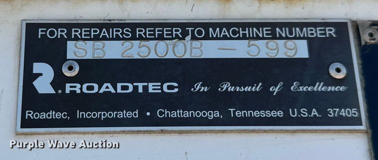 image for item DL4435 2001 Roadtec Shuttle Buggy 2500B material transfer vehicle