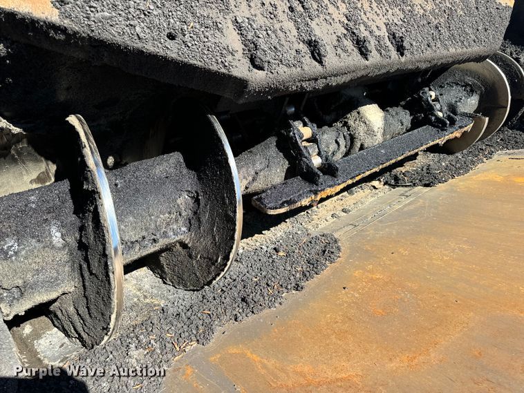 image for item DL4436 2011 Roadtec Shuttle Buggy 2500D material transfer vehicle