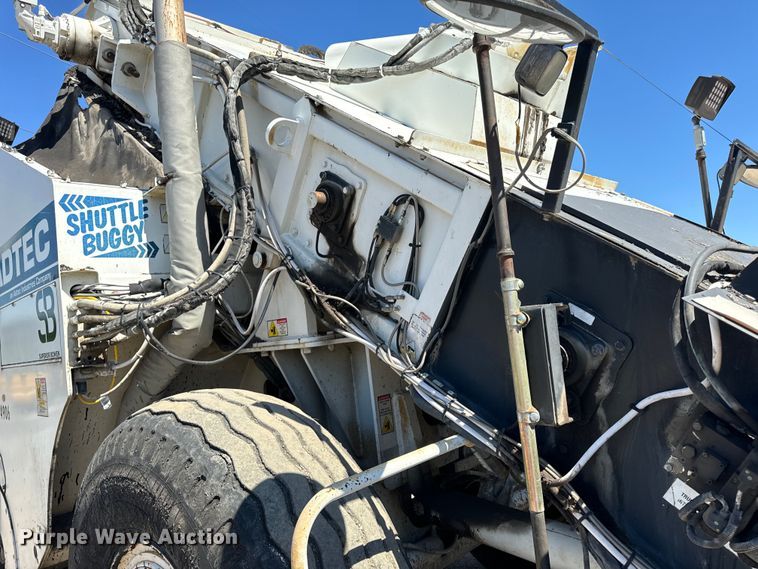 image for item DL4436 2011 Roadtec Shuttle Buggy 2500D material transfer vehicle