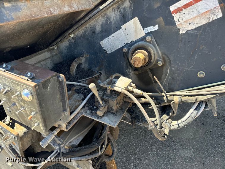 image for item DL4436 2011 Roadtec Shuttle Buggy 2500D material transfer vehicle