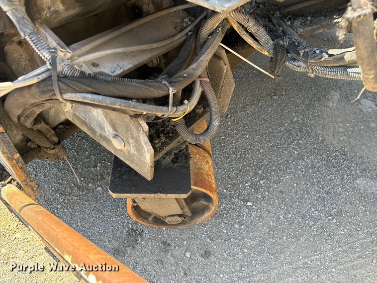 image for item DL4436 2011 Roadtec Shuttle Buggy 2500D material transfer vehicle