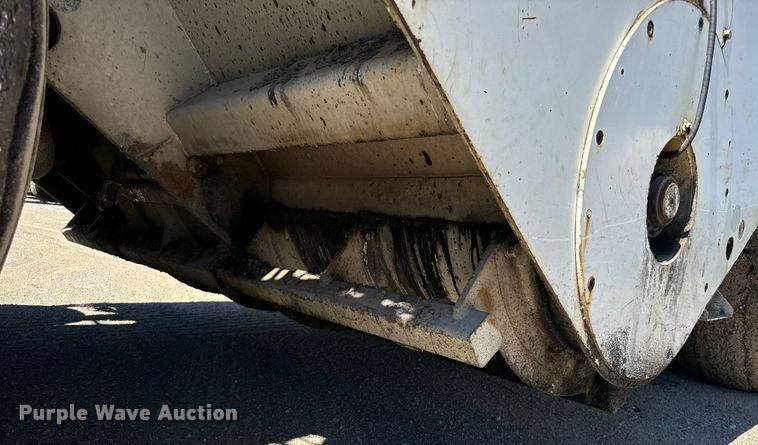 image for item DL4436 2011 Roadtec Shuttle Buggy 2500D material transfer vehicle