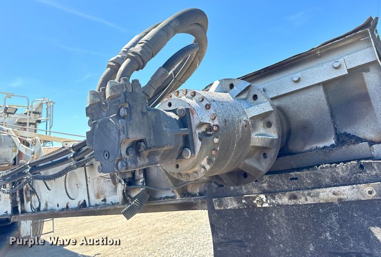 image for item DL4436 2011 Roadtec Shuttle Buggy 2500D material transfer vehicle