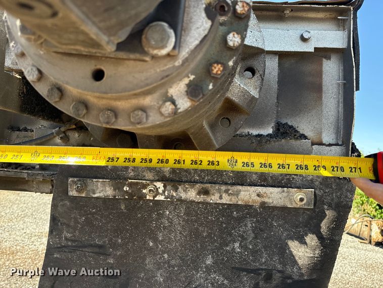 image for item DL4436 2011 Roadtec Shuttle Buggy 2500D material transfer vehicle