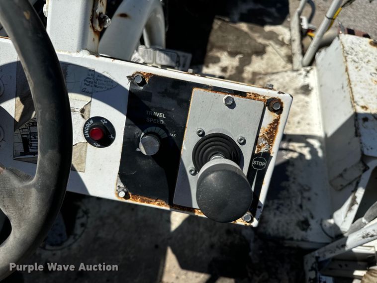 image for item DL4436 2011 Roadtec Shuttle Buggy 2500D material transfer vehicle