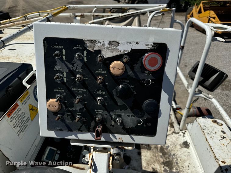 image for item DL4436 2011 Roadtec Shuttle Buggy 2500D material transfer vehicle