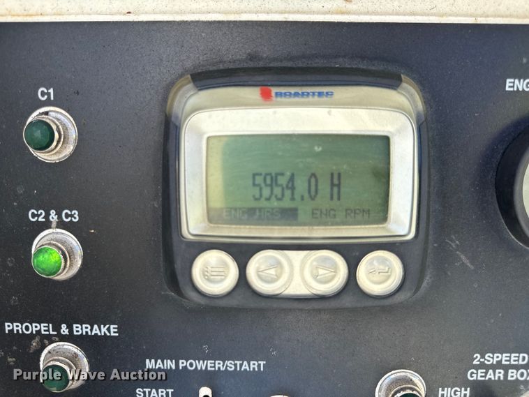 image for item DL4436 2011 Roadtec Shuttle Buggy 2500D material transfer vehicle