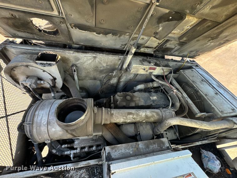 image for item DL4436 2011 Roadtec Shuttle Buggy 2500D material transfer vehicle