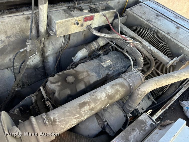 image for item DL4436 2011 Roadtec Shuttle Buggy 2500D material transfer vehicle