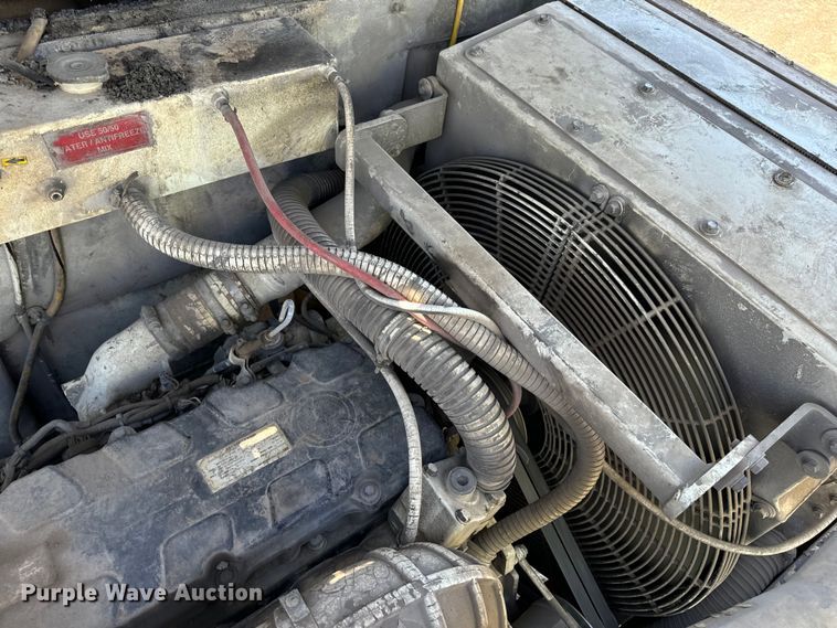 image for item DL4436 2011 Roadtec Shuttle Buggy 2500D material transfer vehicle