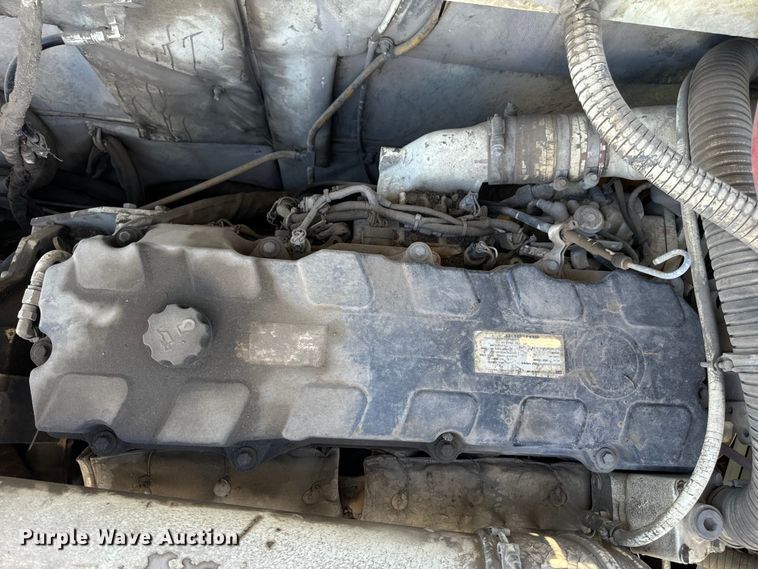 image for item DL4436 2011 Roadtec Shuttle Buggy 2500D material transfer vehicle