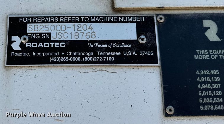 image for item DL4436 2011 Roadtec Shuttle Buggy 2500D material transfer vehicle