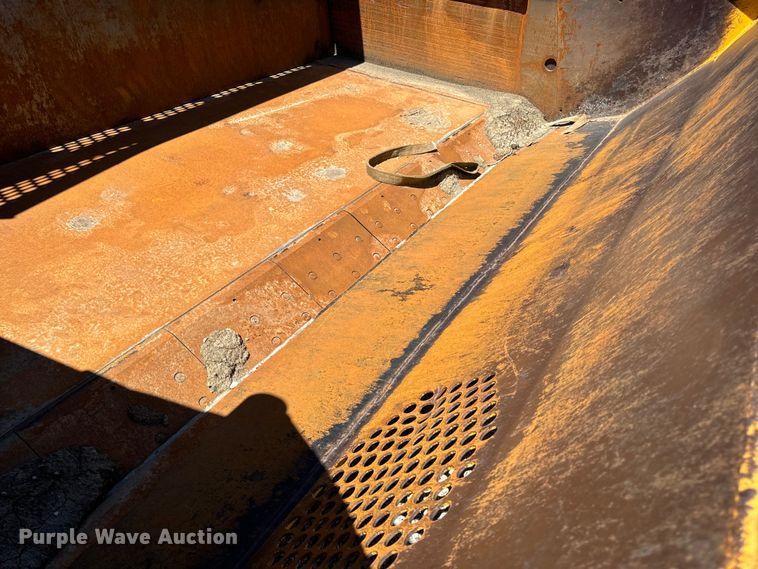 image for item DL4439 2014 John Deere 2112E conventional scraper