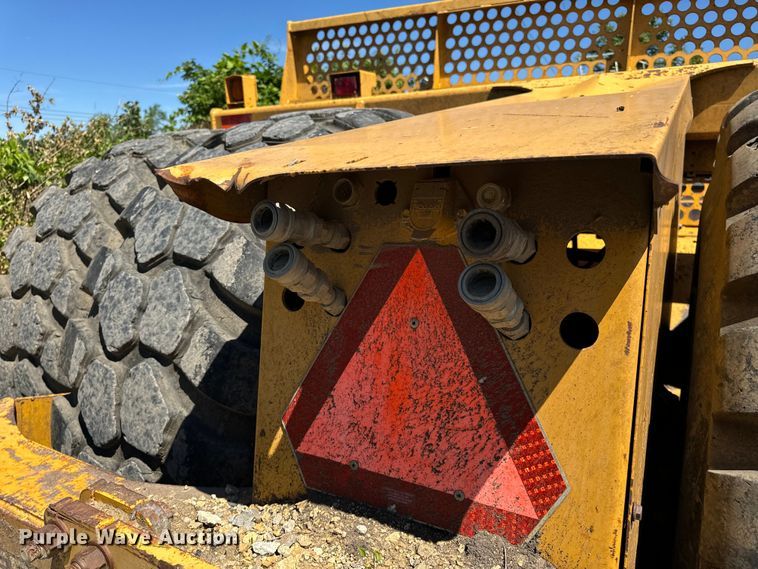 image for item DL4439 2014 John Deere 2112E conventional scraper