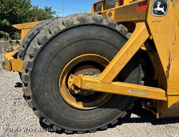 image for item DL4439 2014 John Deere 2112E conventional scraper