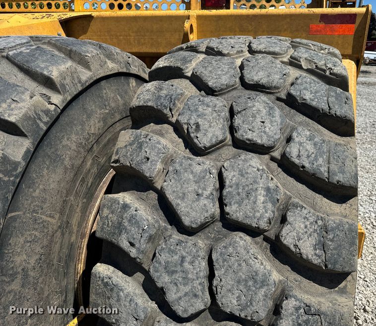 image for item DL4439 2014 John Deere 2112E conventional scraper