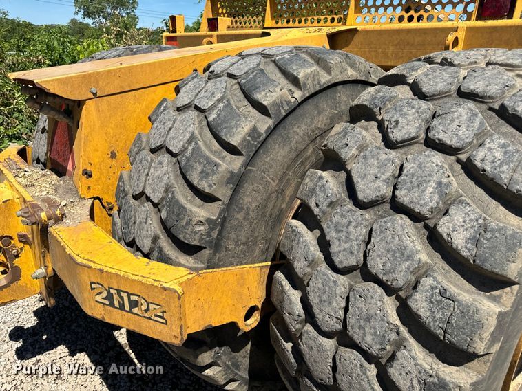 image for item DL4439 2014 John Deere 2112E conventional scraper