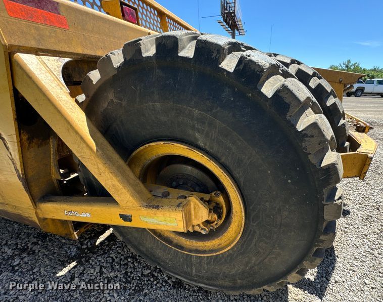 image for item DL4439 2014 John Deere 2112E conventional scraper