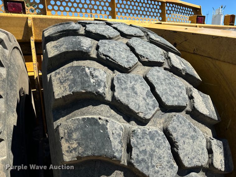 image for item DL4439 2014 John Deere 2112E conventional scraper