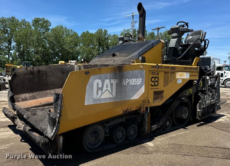 image for item DL4441 2015 Caterpillar  AP1055F paver