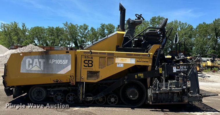 image for item DL4441 2015 Caterpillar  AP1055F paver