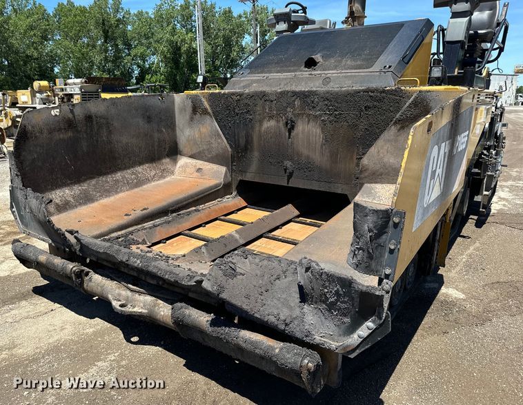 image for item DL4441 2015 Caterpillar  AP1055F paver