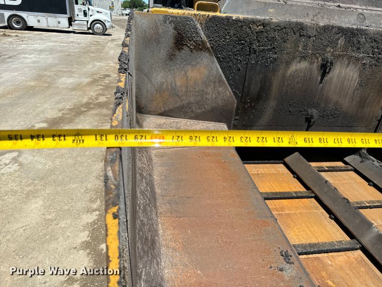 image for item DL4441 2015 Caterpillar  AP1055F paver