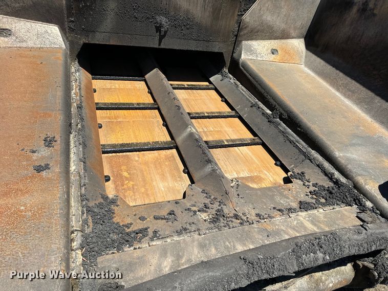 image for item DL4441 2015 Caterpillar  AP1055F paver
