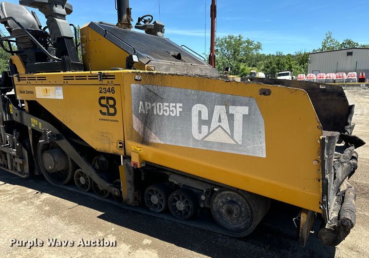 image for item DL4441 2015 Caterpillar  AP1055F paver