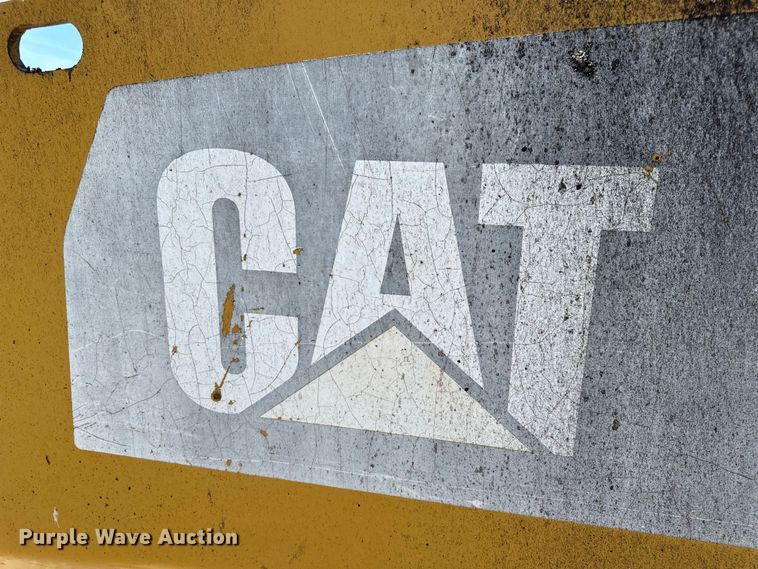 image for item DL4441 2015 Caterpillar  AP1055F paver