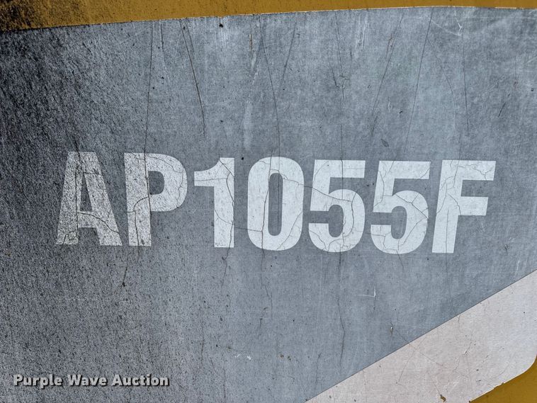 image for item DL4441 2015 Caterpillar  AP1055F paver