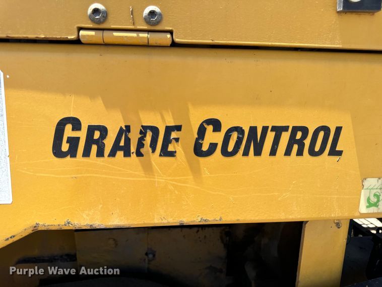 image for item DL4441 2015 Caterpillar  AP1055F paver