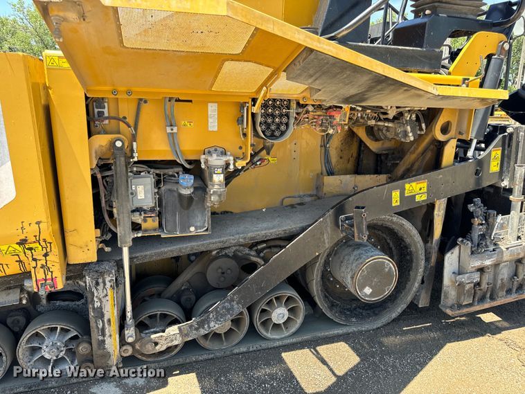image for item DL4441 2015 Caterpillar  AP1055F paver