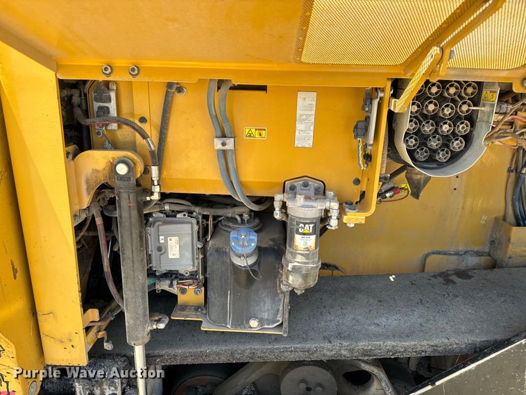 image for item DL4441 2015 Caterpillar  AP1055F paver