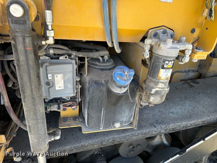 image for item DL4441 2015 Caterpillar  AP1055F paver