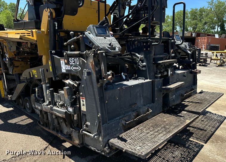 image for item DL4441 2015 Caterpillar  AP1055F paver
