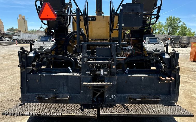 image for item DL4441 2015 Caterpillar  AP1055F paver