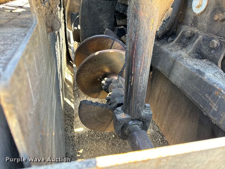 image for item DL4441 2015 Caterpillar  AP1055F paver