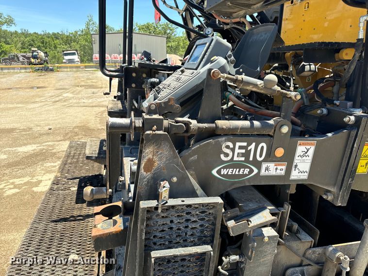 image for item DL4441 2015 Caterpillar  AP1055F paver