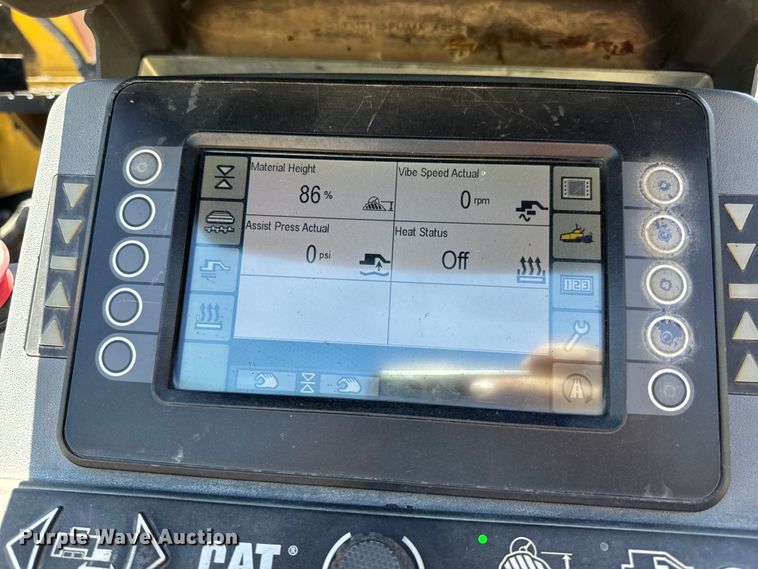 image for item DL4441 2015 Caterpillar  AP1055F paver
