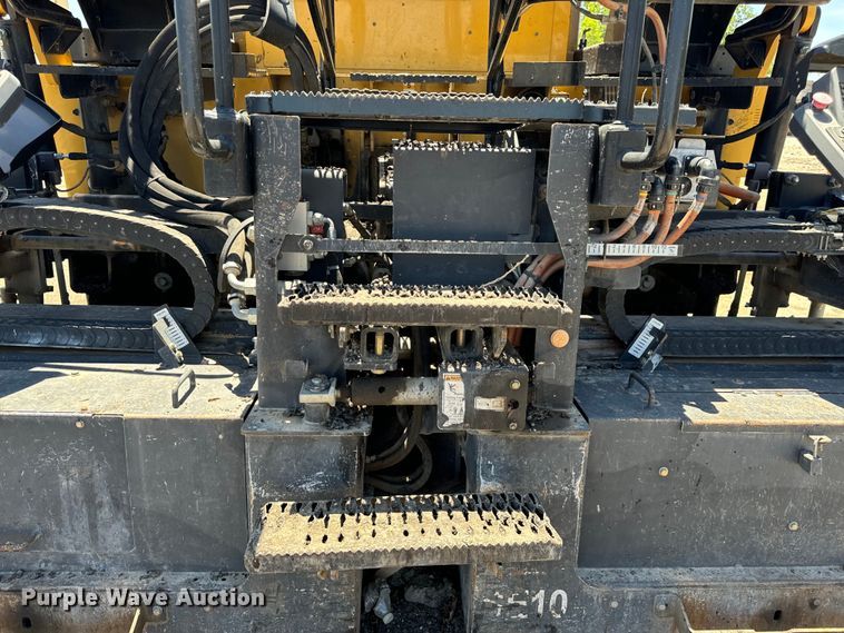 image for item DL4441 2015 Caterpillar  AP1055F paver