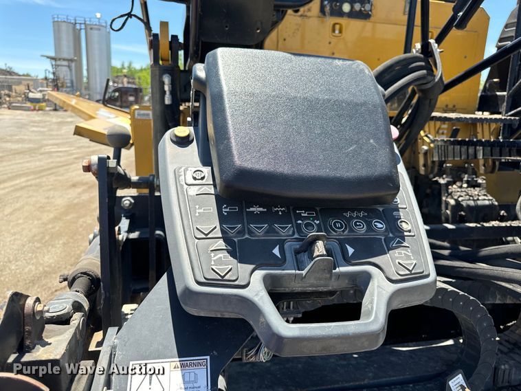 image for item DL4441 2015 Caterpillar  AP1055F paver