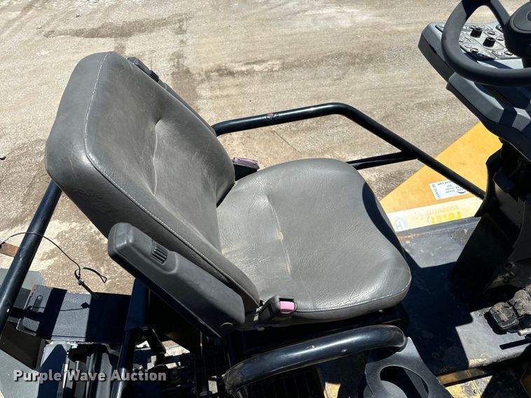 image for item DL4441 2015 Caterpillar  AP1055F paver